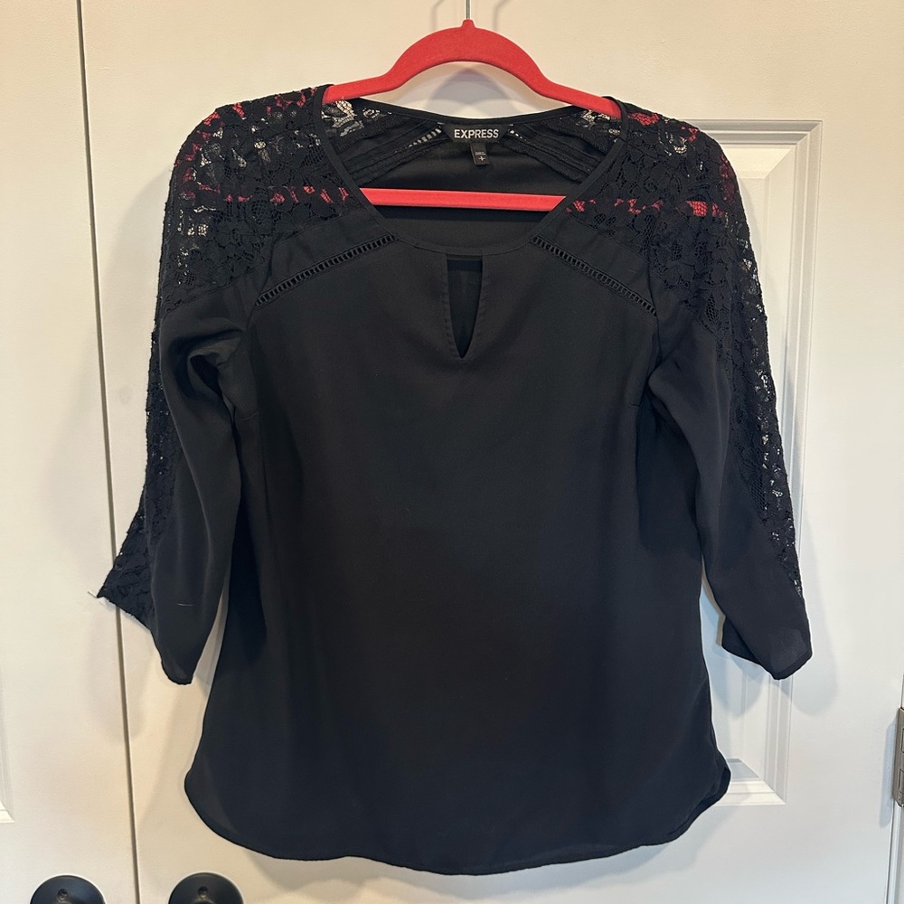 Express lace 3/4 sleeve blouse